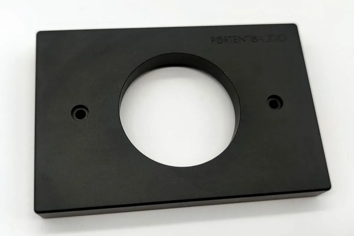 Oyaide SWD-XXX-E con placca a muro - immagine 4