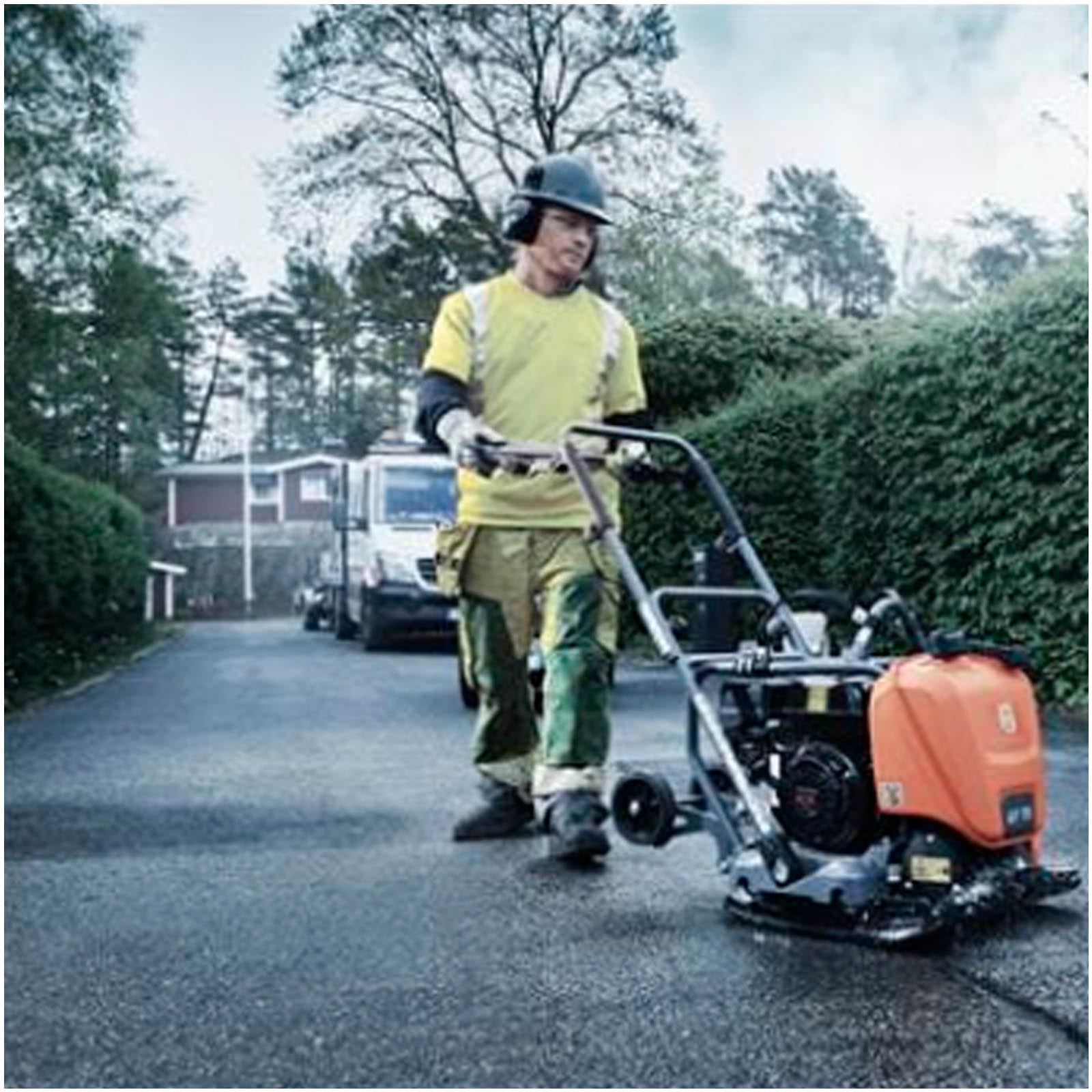 Piastra Vibrante Compattatore HUSQVARNA Vibrocostipatore a Benzina Motore Honda GX160 Piastra 420mm Serie LF 75 LAT - immagine 8